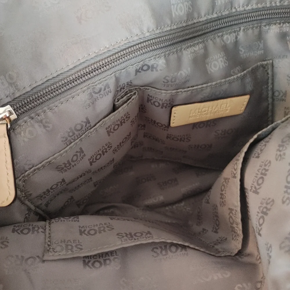 Michael Kors Grey & Cream Soft Leather Tote - Picture 13 of 16